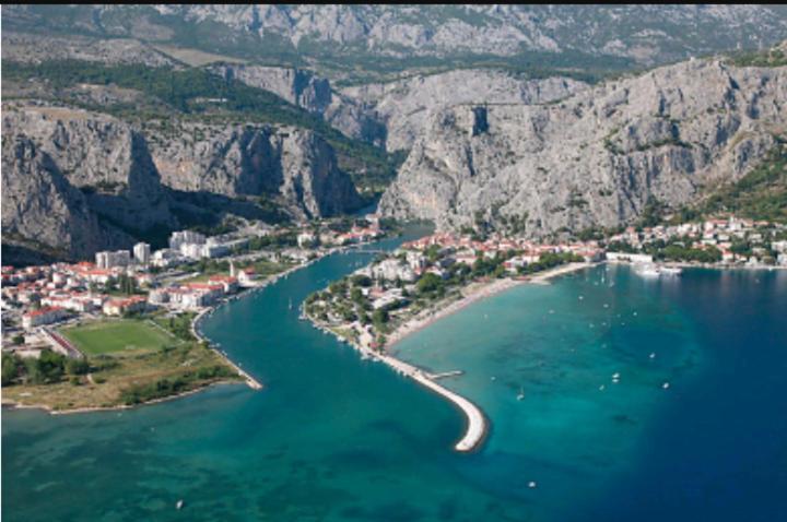 Mini Stone House Villa Omis Bagian luar foto