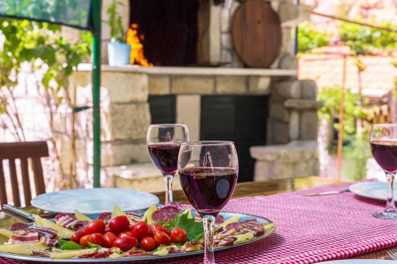 Mini Stone House Villa Omis Bagian luar foto