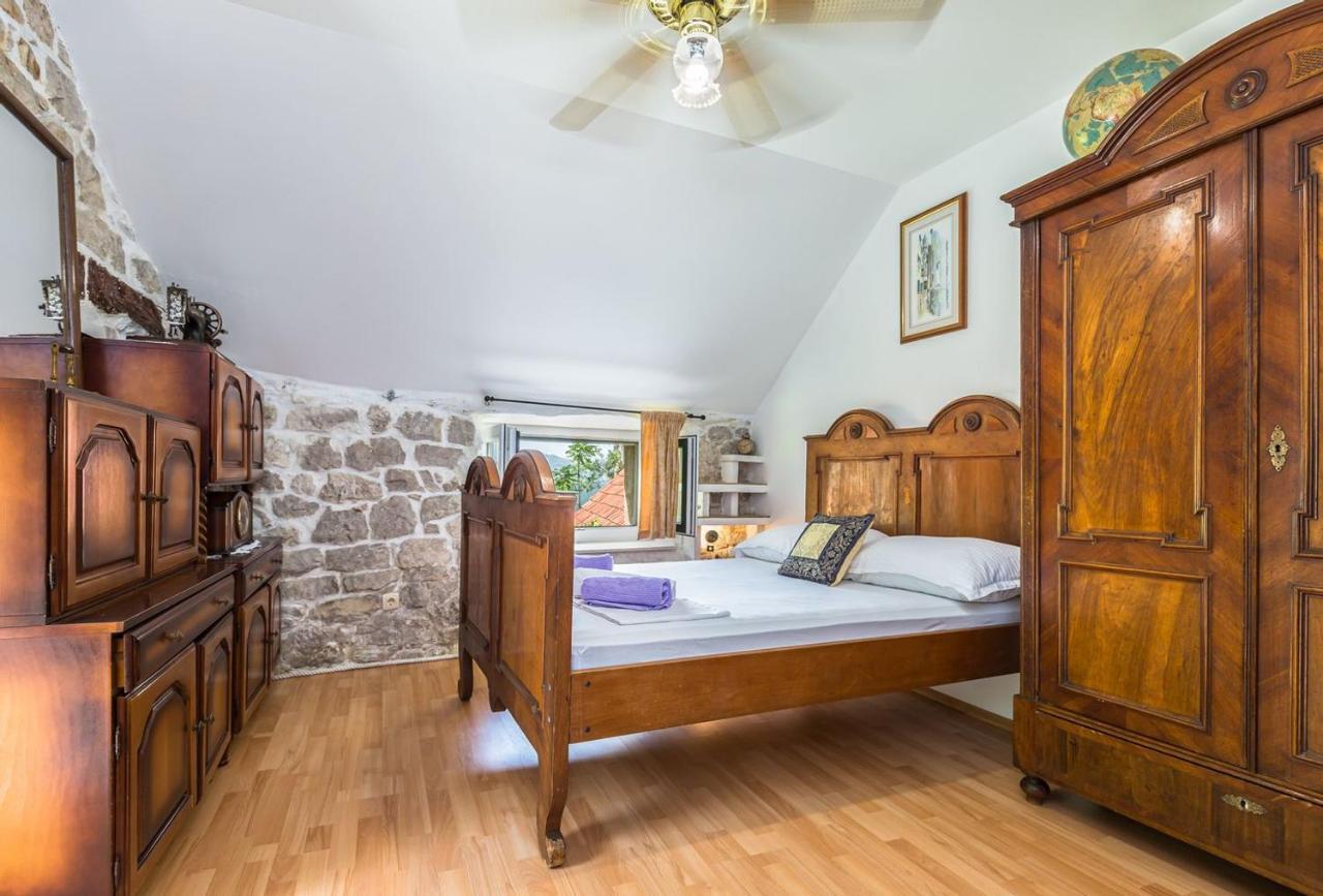 Mini Stone House Villa Omis Bagian luar foto