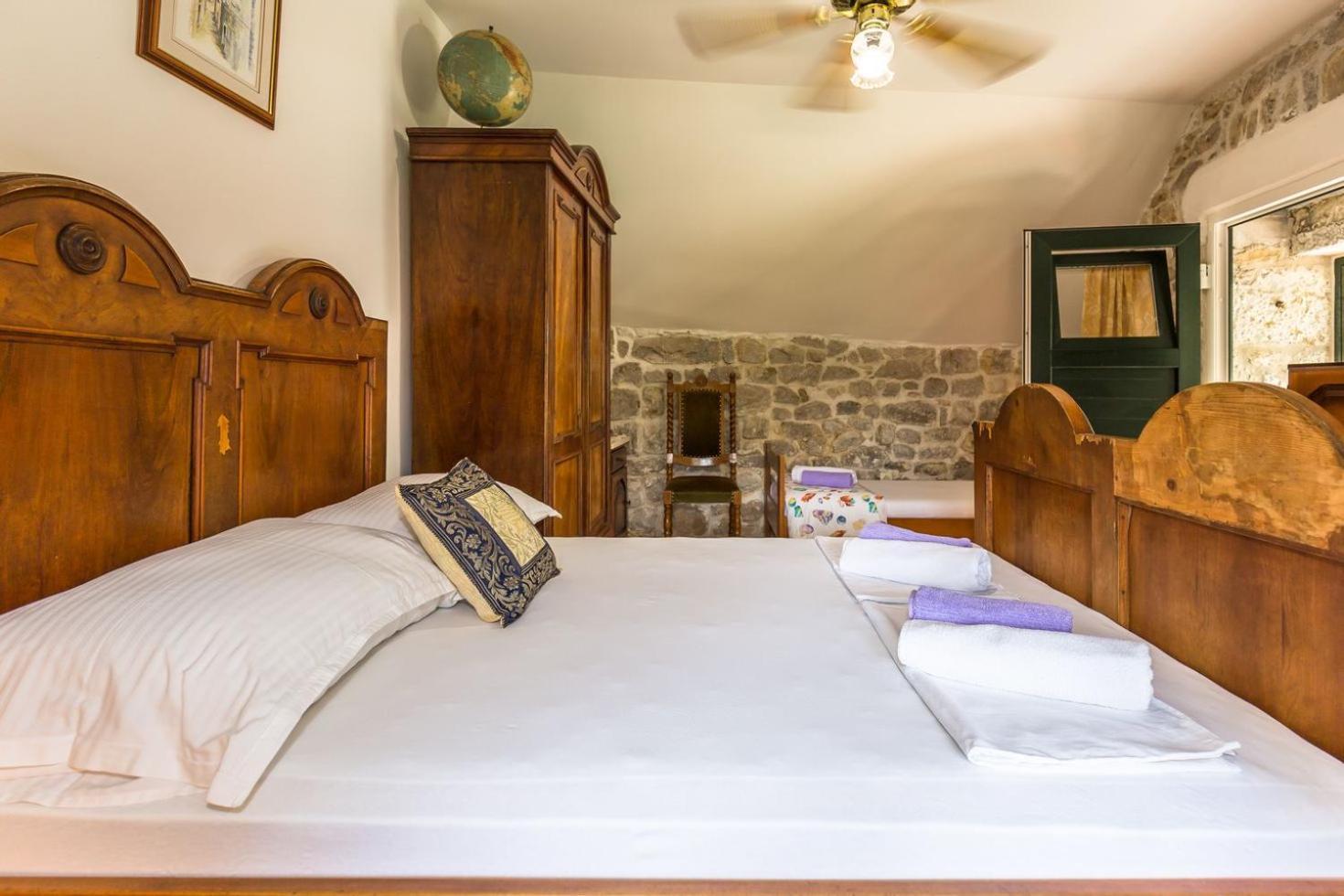 Mini Stone House Villa Omis Bagian luar foto