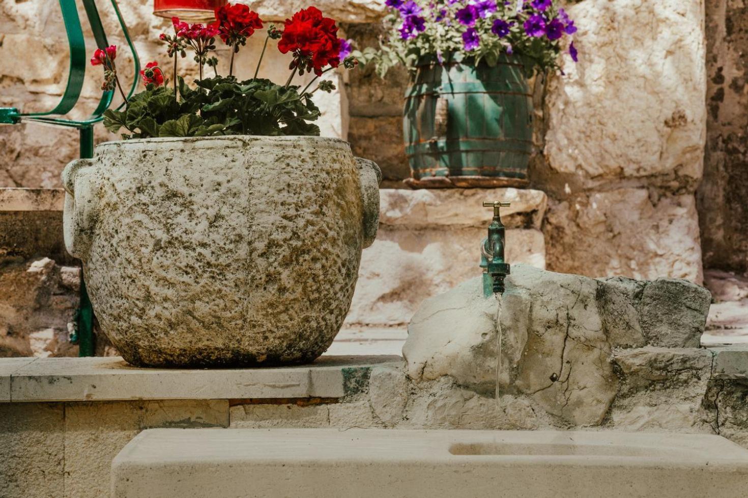 Mini Stone House Villa Omis Bagian luar foto